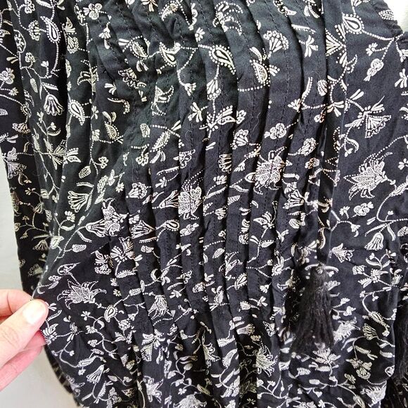 Old Navy Black Floral Long Sleeve Boho Shift Dress Size Medium - Picture 7 of 10